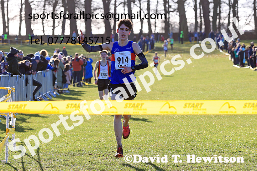 Mens under-17s 2025 Northern Cross Country Champs, Tatton Park, Knutsford, Cheshire. Photo: David T. Hewitson/Sports for All Pics